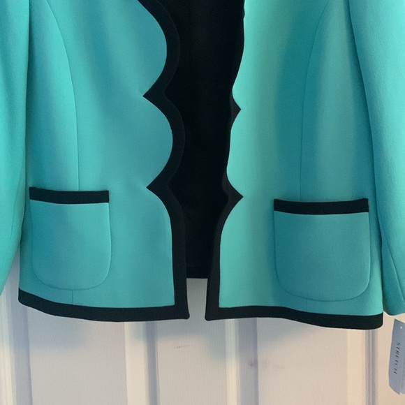 Retro stylish blazer. Never worn in perfect condition! - Picture 2 of 4